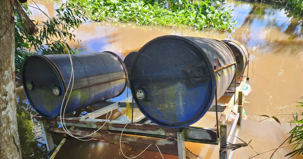 Lật phà tự chế ở Cần Thơ, hai học sinh tử vong