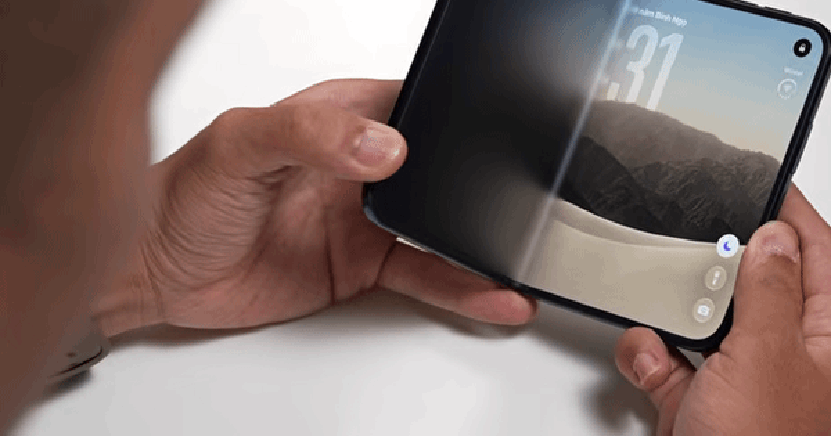 Trải nghiệm thực tế nếp gấp màn hình trên iPhone Duo: Đã biến mất hay vẫn lộ rõ khi dùng?
