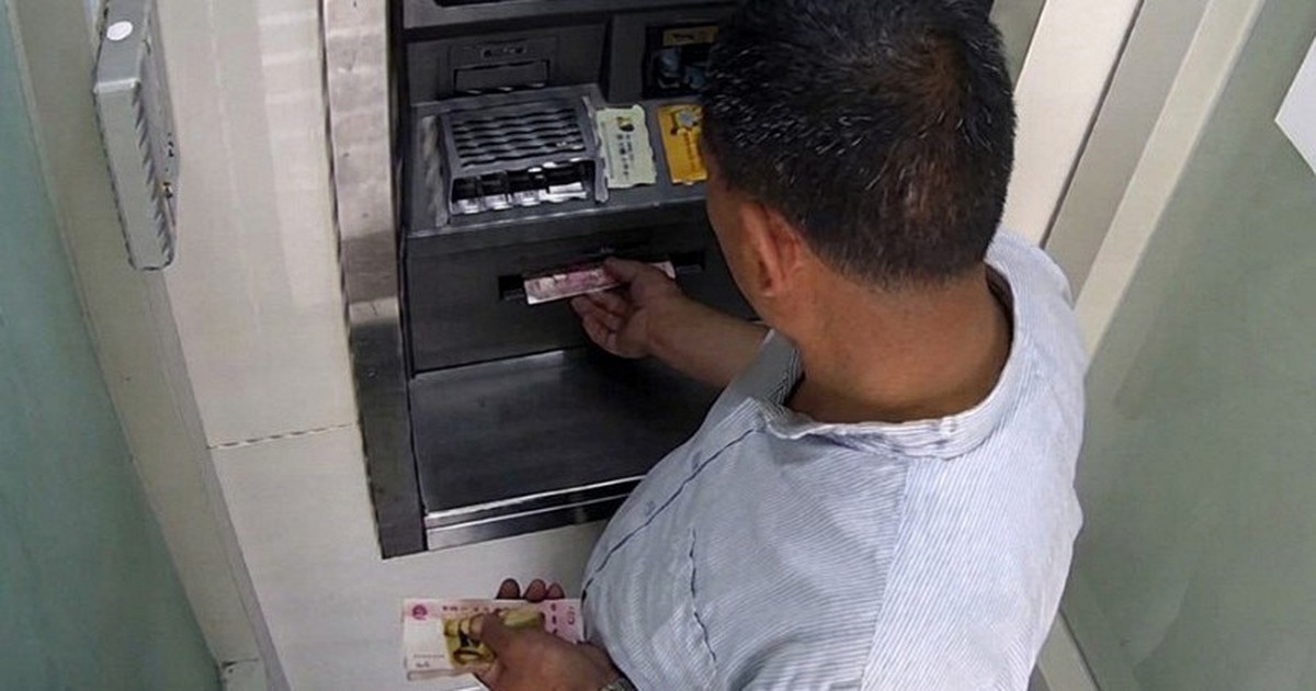 Ra cây ATM chuyển 77,4 triệu đồng vào tài khoản của chính mình, chờ gần 1 ngày vẫn không thấy có biến động số dư