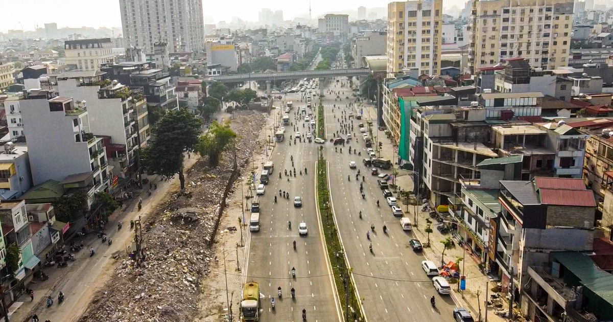 Bãi đỗ xe 4 mặt tiền giữa Vành đai 1 Hà Nội dần thành hình
