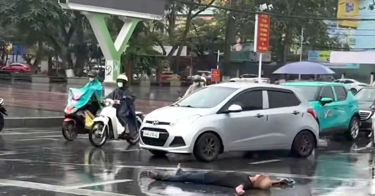 Công an xác minh, người đàn ông nằm giữa đường