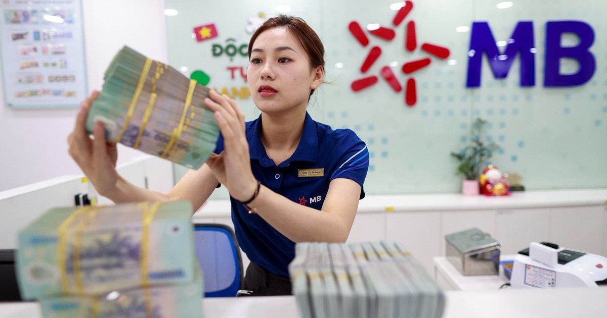 Lãi suất ngân hàng 4/10 tại Agribank, Vietcombank, BIDV, VietinBank, VPBank, MB, Techcombank, Sacombank, HDBank,...