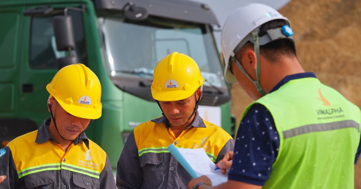 VinAlpha của tỷ phú Phạm Nhật Vượng đang tuyển 15.000 tài xế cho loạt đại dự án, chỉ cần biết lái xe – lái máy, đào tạo miễn phí 15 ngày, bao ăn ở và trợ cấp tới 5 triệu đồng/tháng