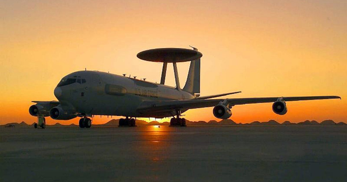 Cõng trên lưng chiếc đĩa khổng lồ, mẫu Boeing 707 này có gì đặc biệt mà giá lên tới nửa tỷ USD?
