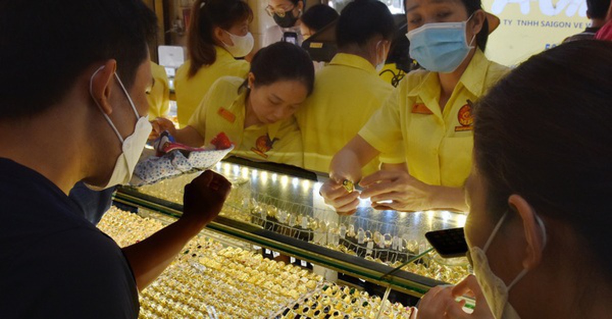 Giá vàng hôm nay, 10-3: Đảo chiều sụt giảm mạnh