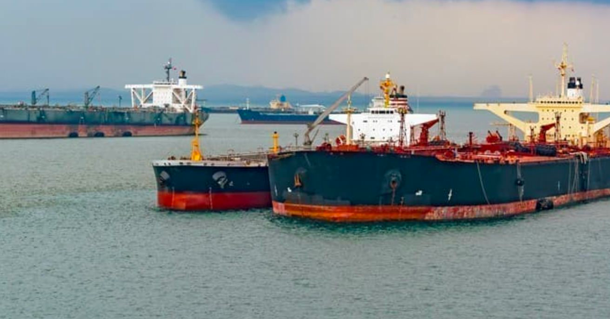 Đang đứng im, gần 40 triệu thùng dầu Iran bất ngờ di chuyển đến quốc gia nằm cạnh Việt Nam