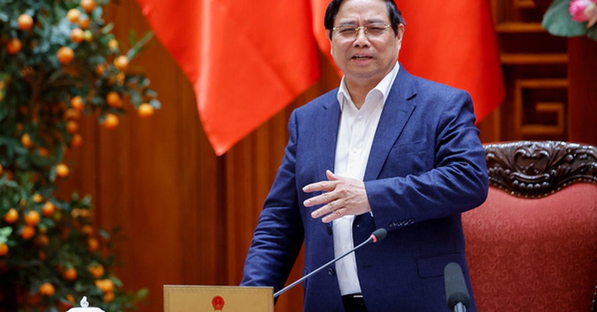 Thủ tướng: Sử dụng ngay Quỹ bình ổn giá xăng dầu; dứt khoát không để thiếu năng lượng trong mọi hoàn cảnh