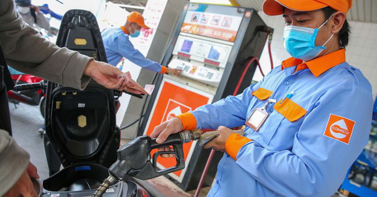 Giá dầu thế giới giảm, vì sao xăng dầu trong nước chưa thể "hạ nhiệt"?