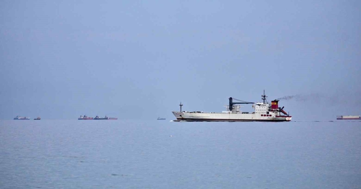 Gần 1 triệu tấn hàng đang di chuyển đến châu Á thì bất ngờ đứng im