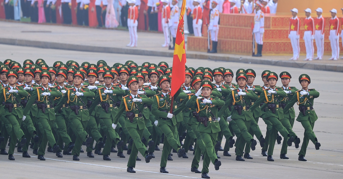 Tăng lương cơ sở từ 1/7: Bảng lương công an thay đổi thế nào, cấp bậc nào tăng cao nhất?