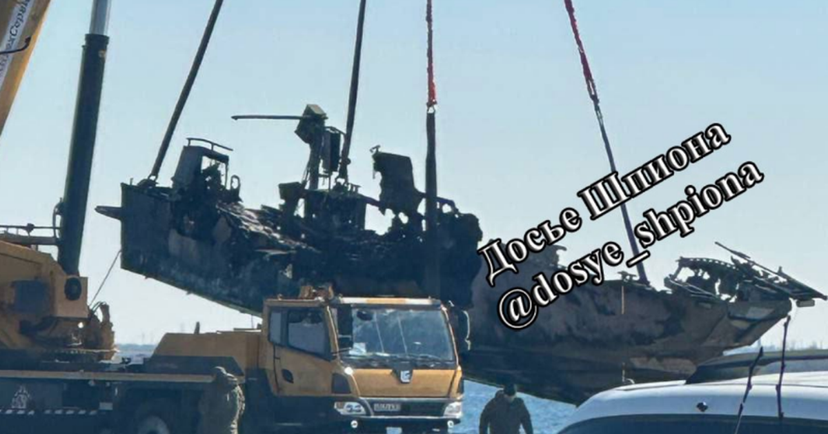 Quân đội Ukraine phá hủy tàu chống phá hoại Raptor của Nga ở Crimea