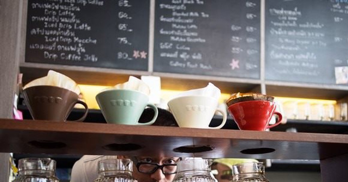 Một cửa hàng có thể phục vụ 9.000 cốc/ngày: Con...