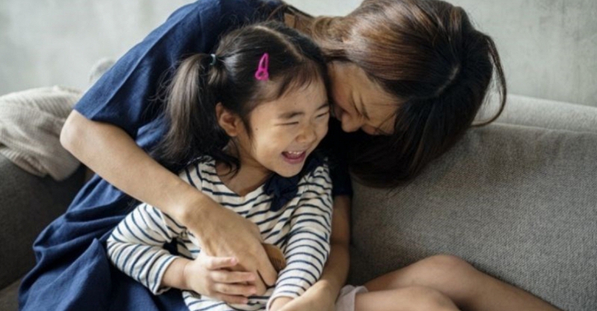 Khi con cái hỗn hào, cha mẹ thông minh không chọn nổi giận: Ghi nhớ 3 câu "thần chú" này là xong!