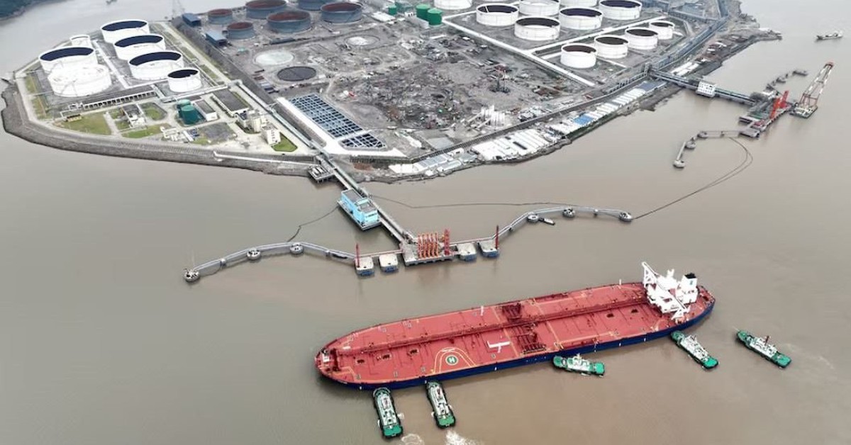 Tăng tích trữ dầu thô rồi "găm" lại không dùng - nước cờ khó đoán của Trung Quốc