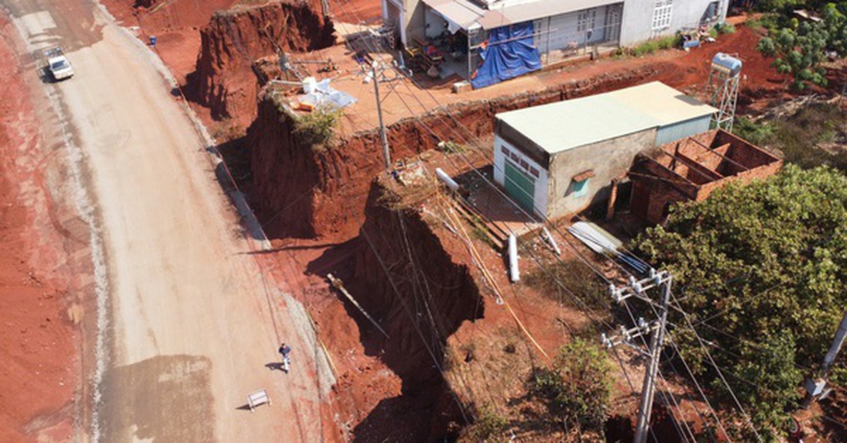 Toàn cảnh vụ nhà dân cheo leo bên mép vực gây bức xúc ở Đồng Nai