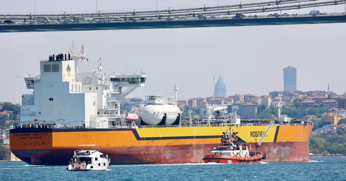 130 triệu thùng dầu mỏ của Nga lênh đênh trên biển, cả Châu Á gấp rút tìm cách thâu tóm