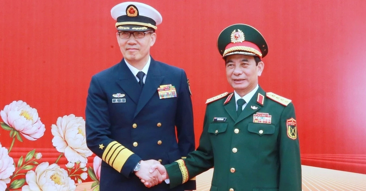 Đại tướng Phan Văn Giang và Thượng tướng Đổng Quân hội đàm