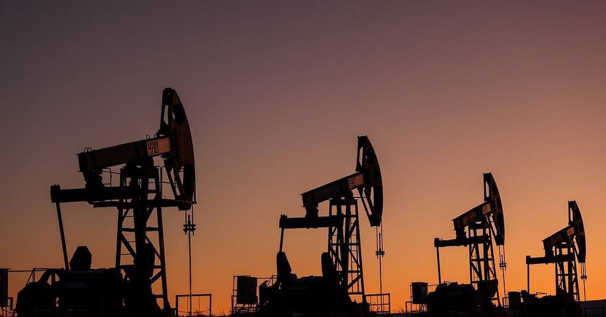 Giá dầu bật tăng mạnh