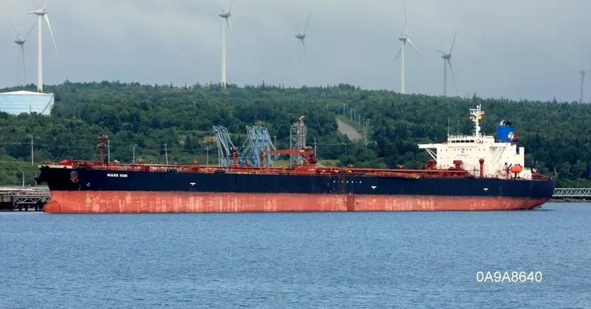 Phát hiện 1 tàu chờ dầu Nga đang trên đường vận chuyển hàng cho đối tác Trung Quốc thì bất ngờ "quay xe" đi về phía Ấn Độ.