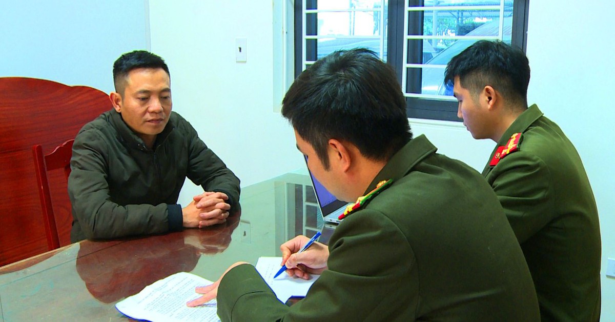 Hoàng Văn Toàn "lột xác" từ nhân viên ngân hàng thành "thần y"