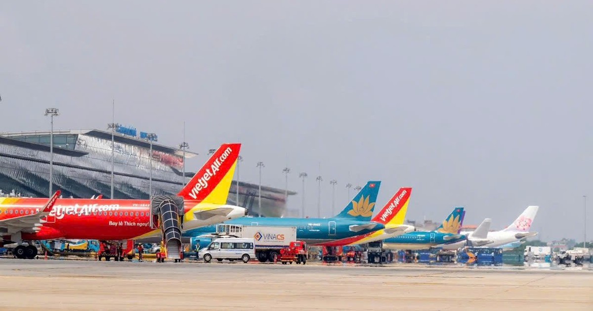 Vé bay tăng cao bất ngờ, khứ hồi TP.HCM - Hà Nội sắp chạm mốc 6 triệu đồng