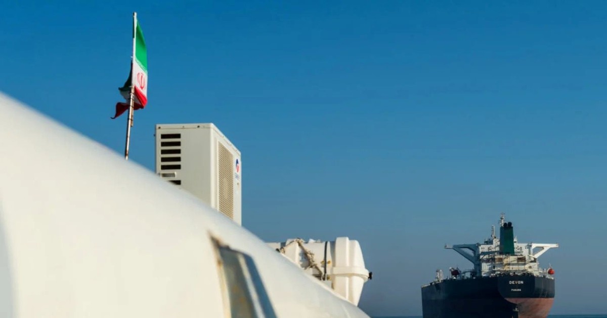 Mỹ bất ngờ tuyên bố có thể gỡ cấm vận với 140 triệu thùng dầu của Iran đang trôi nổi trên biển