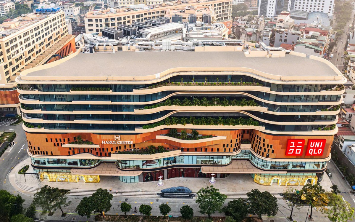 UNIQLO chính thức "đổ bộ" Hanoi Centre Mall với cửa hàng thứ 31