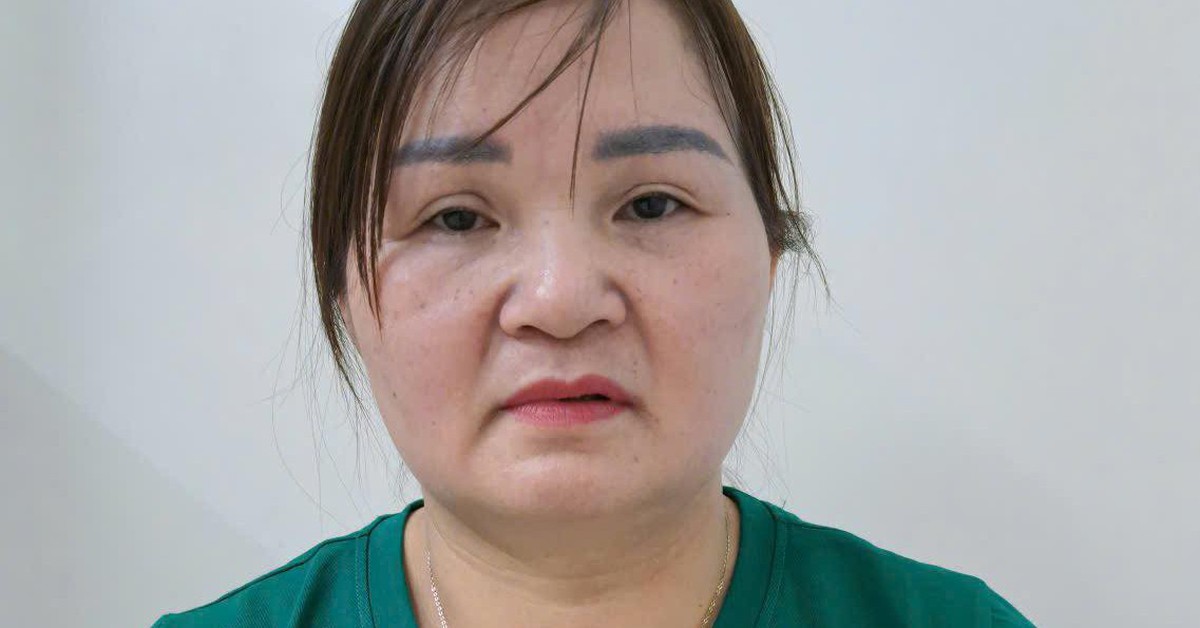 Ra quyết định khởi tố, cấm đi khỏi nơi cư trú với Bàn Thị Phương