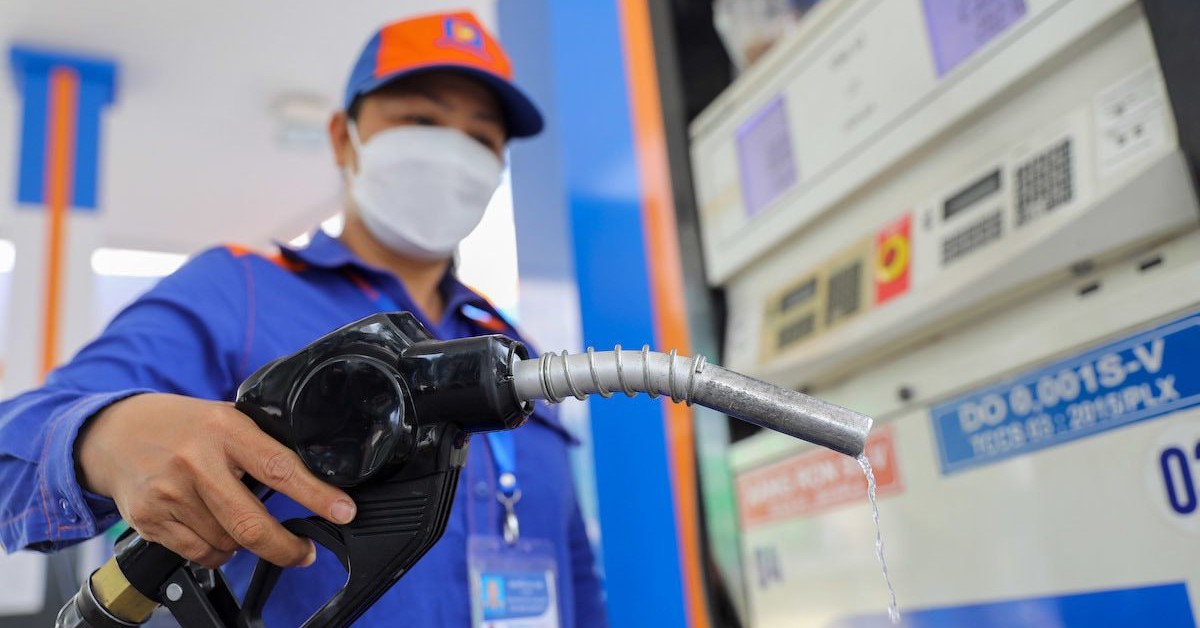 Tại sao tiết kiệm xăng dầu quan trọng, giúp giảm chi phí đi lại?