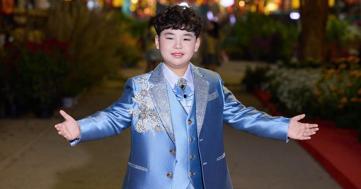 Thần đồng opera" Dương Đức Hải gây ấn tượng với thành tích học tập đáng nể