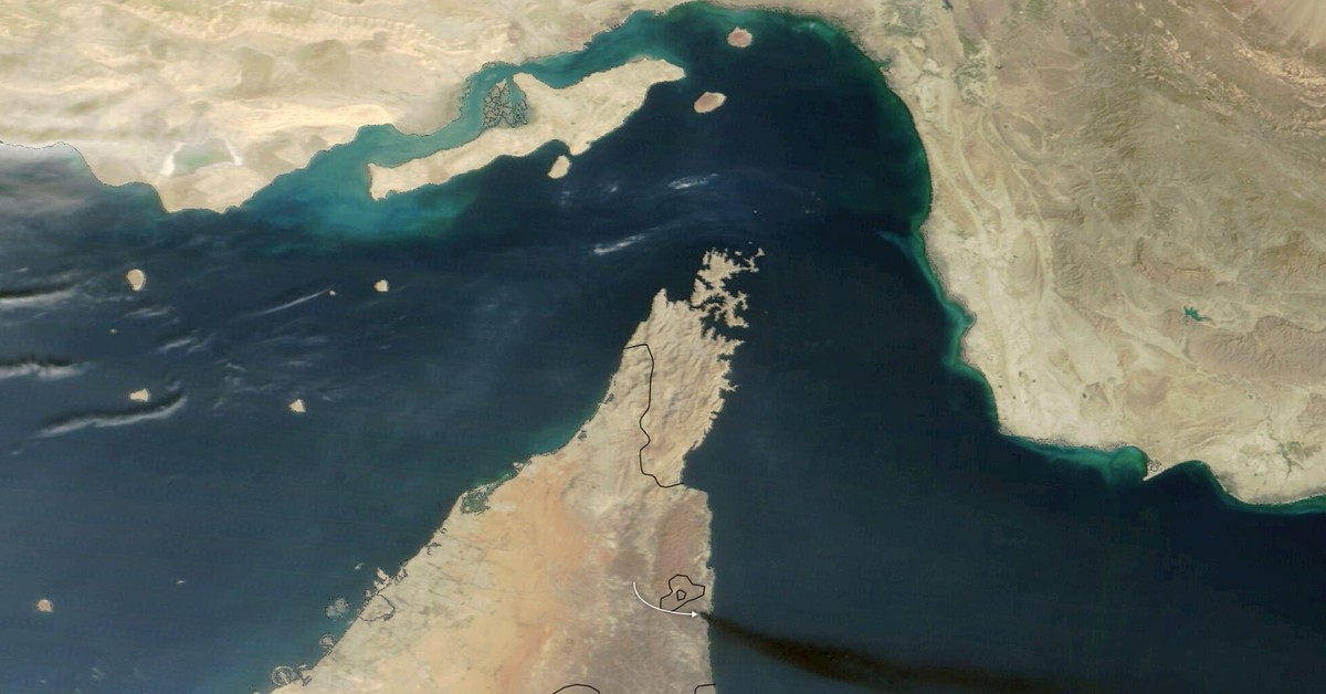 Iran bất ngờ chỉ cách để tàu thuyền đi qua eo biển Hormuz