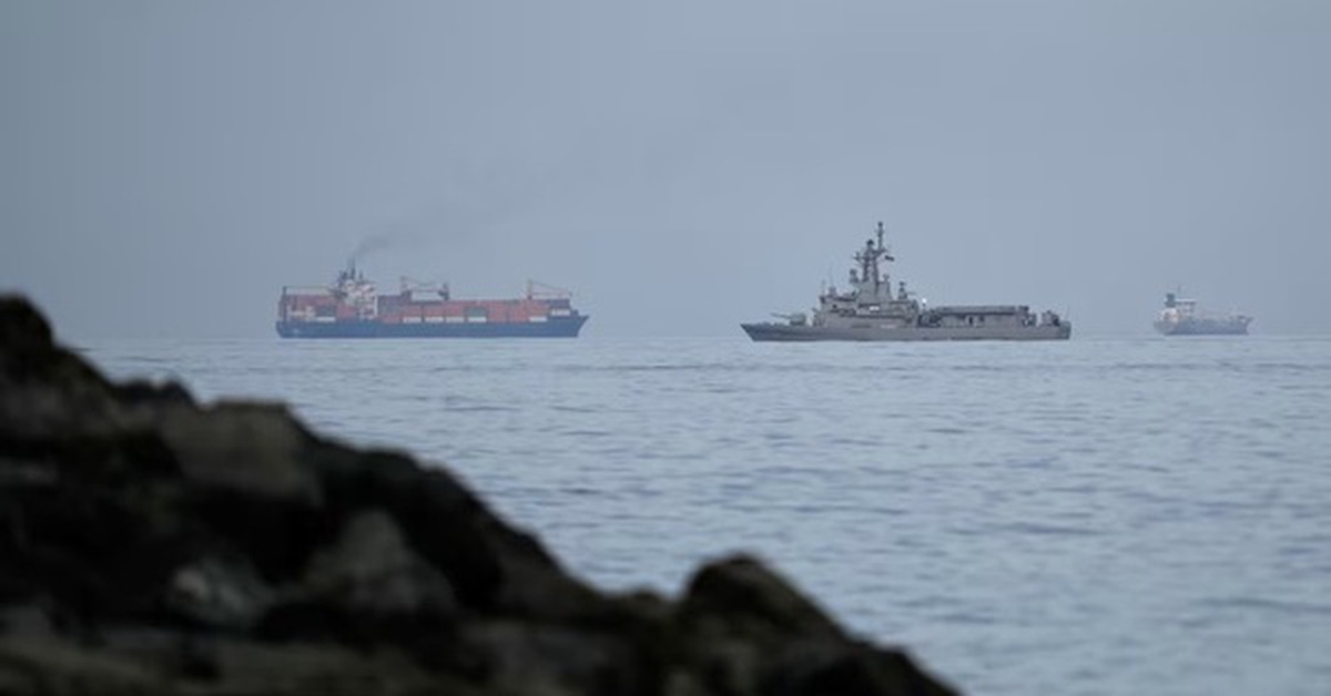 "Tặng" Iran 14 tỉ USD tiền bán dầu, Mỹ vẫn không ngăn nổi đà tăng giá dầu?