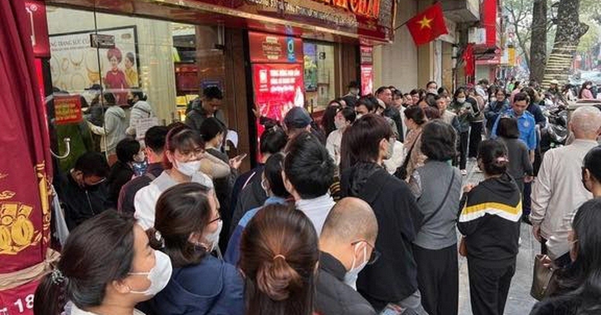 Giá vàng chiều nay 23/3: Vàng giảm không phanh về sát mốc 160 triệu đồng/lượng, người dân ồ ạt bắt đáy