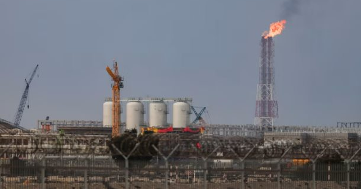 Eo biển Hormuz tắc nghẽn, phát hiện "cứu tinh" mới dài 1.200km, đang vận chuyển hàng triệu thùng dầu mỗi ngày