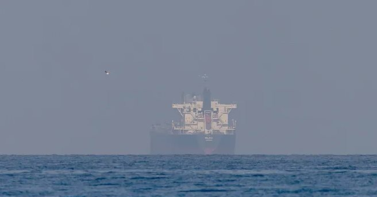 Bất chấp giá dầu tăng vọt, Nga vẫn đang mất hàng tỷ USD: Chuyện gì đang xảy ra?