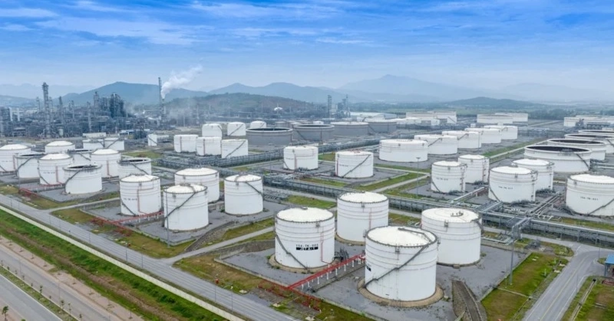 Nhà máy lọc dầu Dung Quất, Nghi Sơn đủ nguyên liệu sản xuất đến hết tháng 4