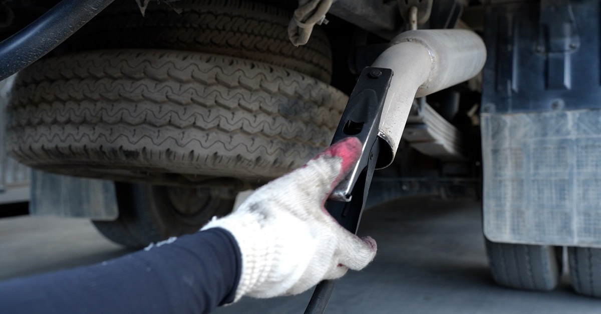 Cục Đăng kiểm: Không đạp hết ga, kết quả đo khí thải chỉ là "sạch giả tạo"