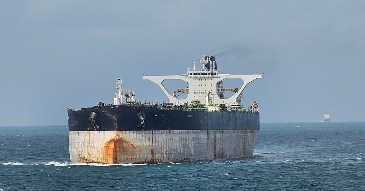 Phát hiện tàu chở 190.000 thùng dầu nghi của Nga đang di chuyển đến Cuba, bất ngờ mất tín hiệu rồi hướng thẳng đến Venezuela