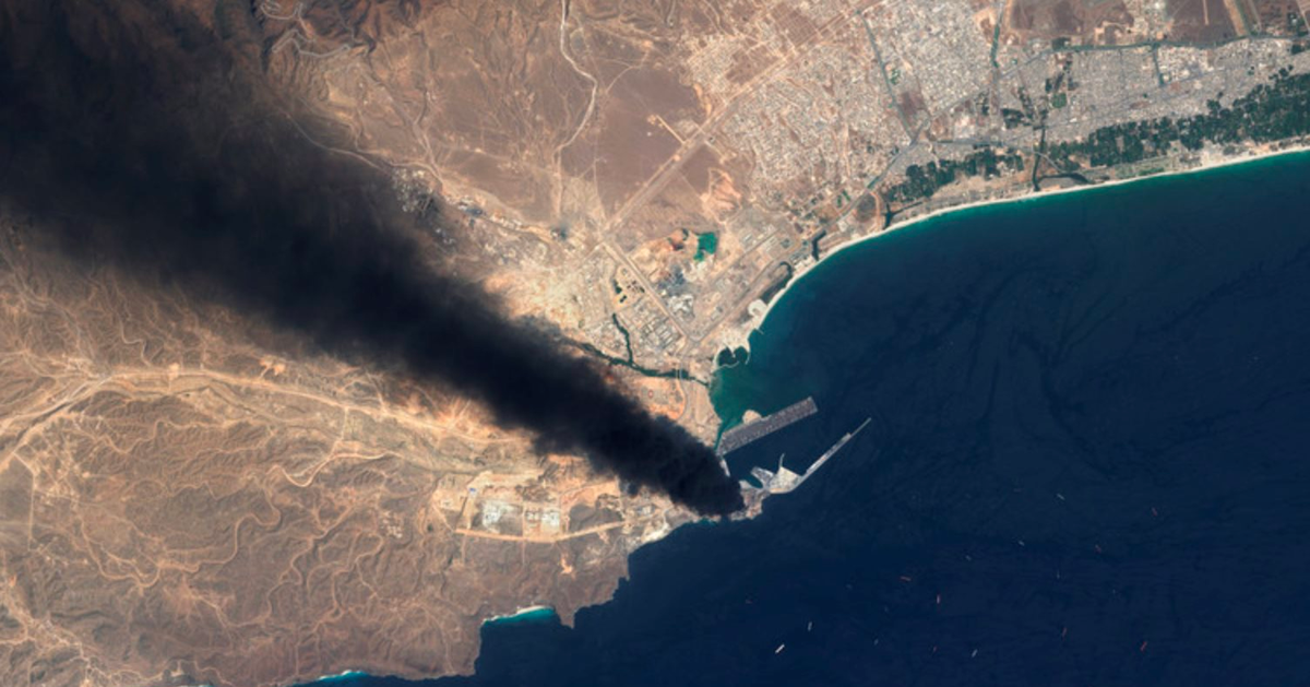 Giữa căng thẳng leo thang, Iran dọa thu phí tàu đi qua Eo biển Hormuz với giá gần 53 tỷ đồng/chuyến