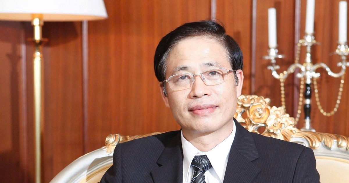 Ông chủ Bảo Tín Minh Châu và phát ngôn từng gây tranh cãi: Người đàn ông thông minh sẽ chẳng bao giờ lấy người phụ nữ thành đạt làm vợ