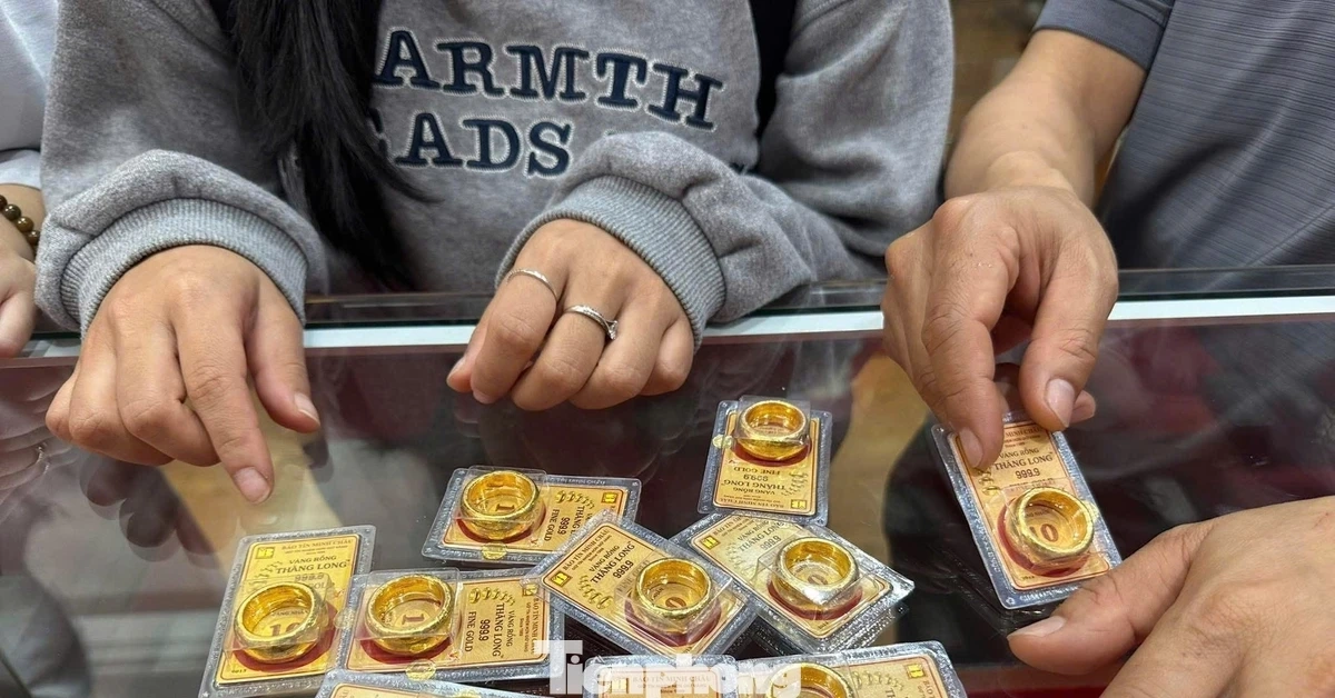 Giá vàng quay đầu giảm mạnh