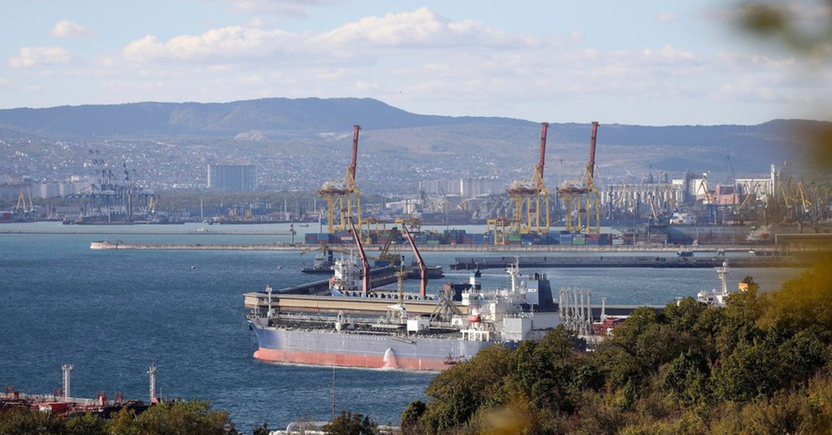 Vì sao EU phải tạm dừng lệnh cấm hoàn toàn dầu mỏ Nga?