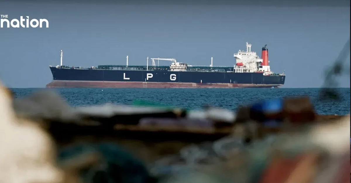 Tàu chở dầu Thái Lan đi qua eo biển Hormuz an toàn