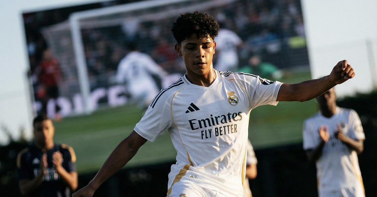 Cristiano Ronaldo Jr. gây sốt khi thử việc tại Real Madrid