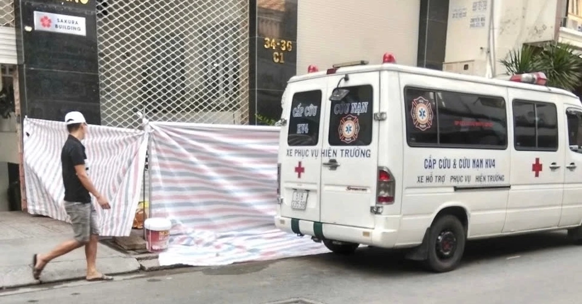 Nam sinh viên bất ngờ tử vong trên vỉa hè TPHCM