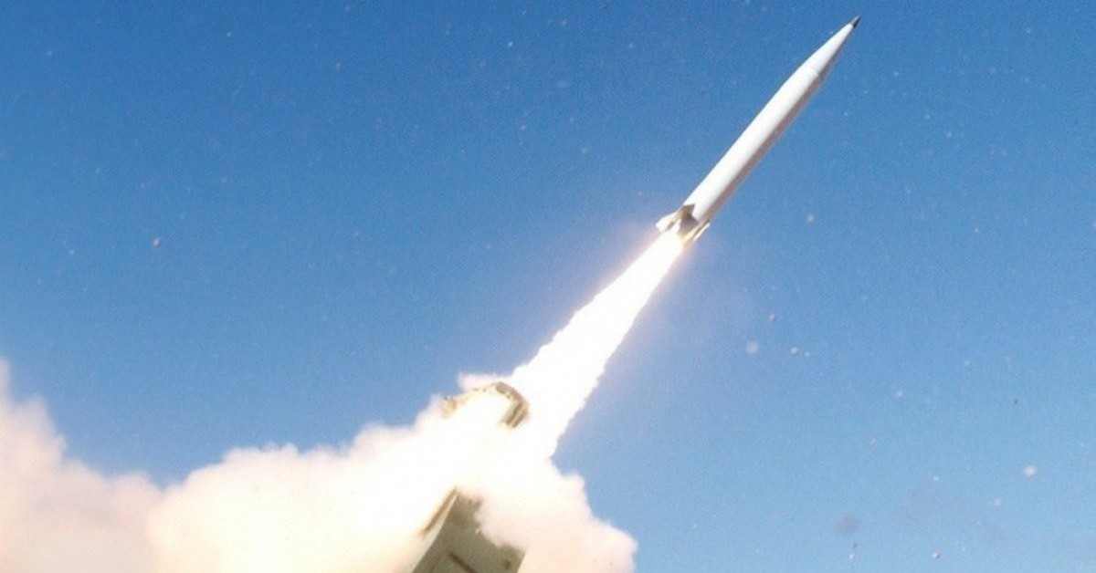 Mỹ mở rộng sản xuất tên lửa PrSM tầm bắn 500km cho HIMARS