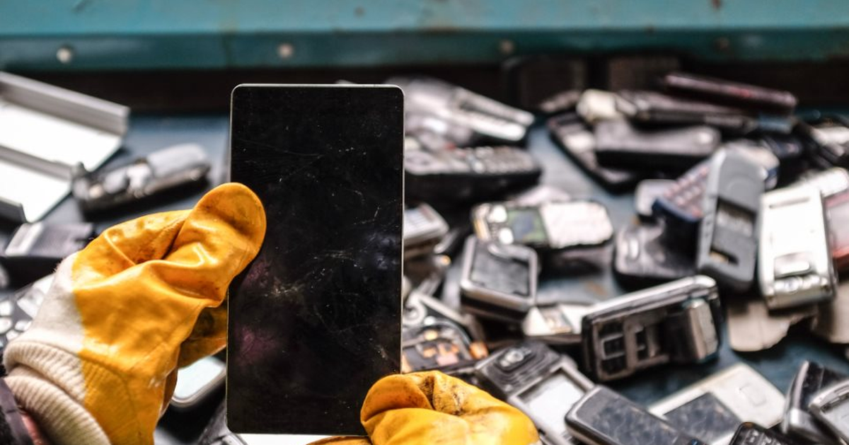 Bới rác tìm vàng: Khi những chiếc điện thoại nát bỗng hóa "tài sản chiến lược" nhờ cơn khát chip AI