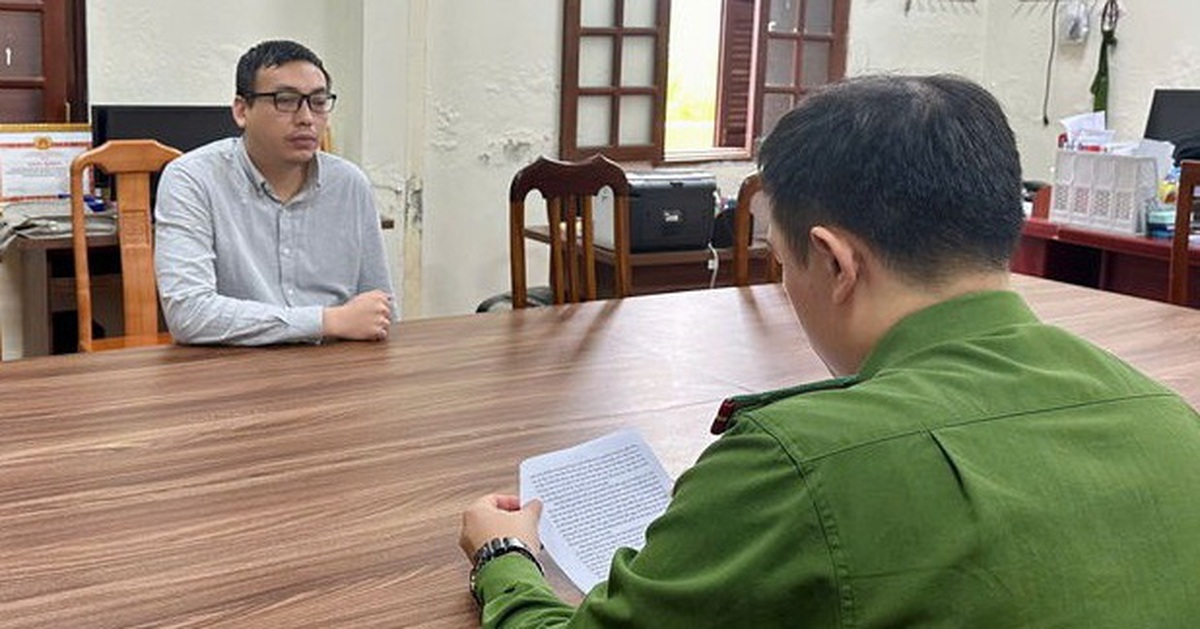 Công an bắt quả tang Luật sư tập sự Lê Văn Sơn sinh năm 1993