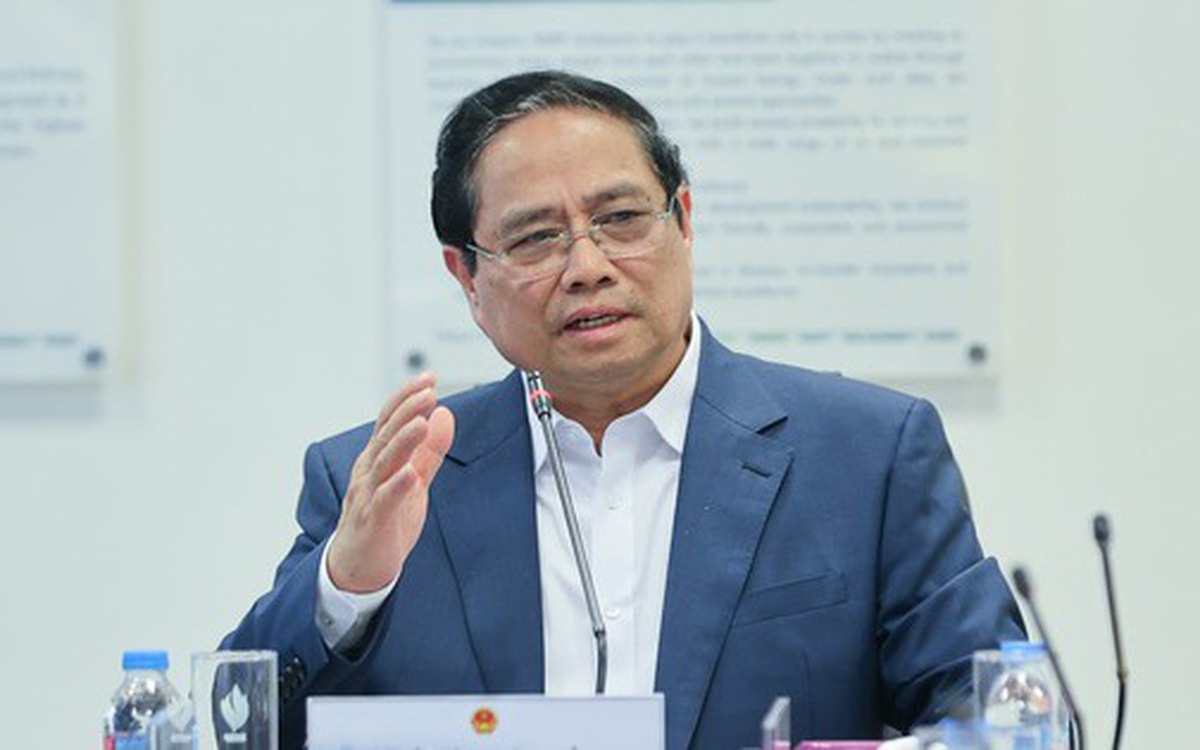 Thủ tướng làm việc tại Nhà máy Lọc hóa dầu Nghi Sơn và khảo sát địa điểm xây dựng kho dầu chiến lược