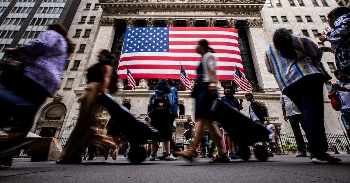 Nền kinh tế số 1 thế giới chịu áp lực chưa từng có: Lạm phát sẽ tăng gấp đôi, làn sóng đóng băng tuyển dụng bóp nghẹt gần 170 triệu lao động